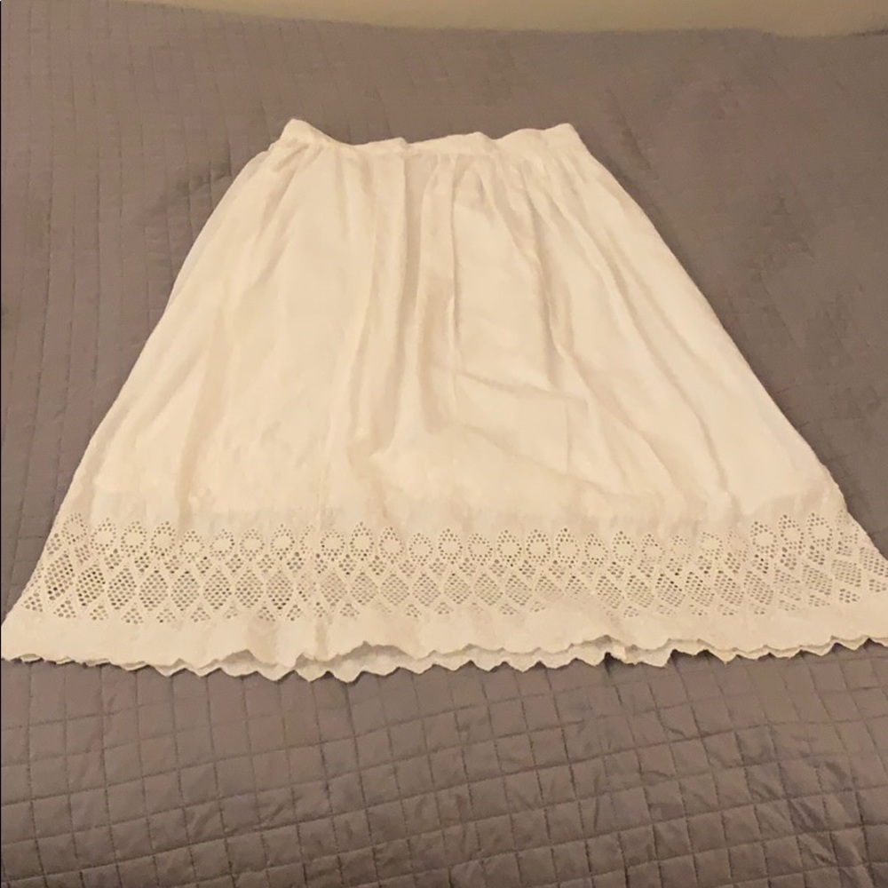Gap cotton skirt with eyelet trim